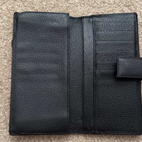 Gucci Black Wallet with Gold Accent - Picture 4 of 7